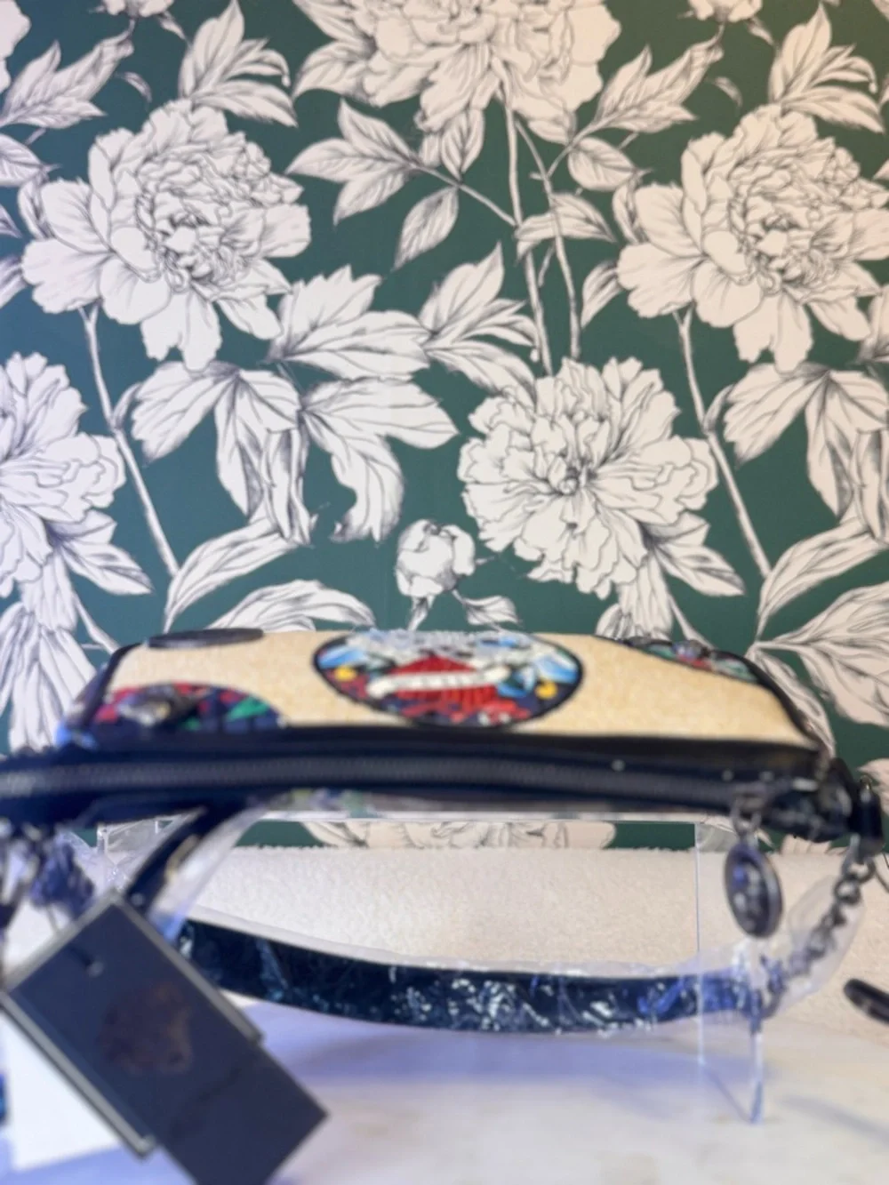 Ed Hardy Nwt Straw Crossbody Bag with Black Trims and Floral Patchwork - Picture 7 of 8